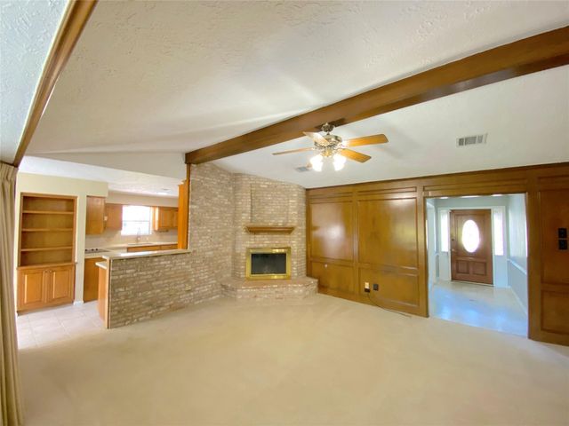 15102 Lakeview Dr, Jersey Village, TX 77040