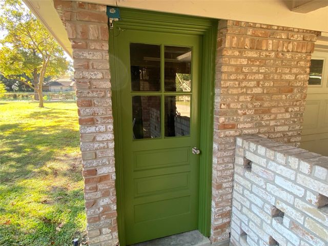 15102 Lakeview Dr, Jersey Village, TX 77040