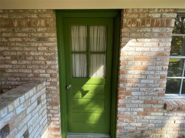 15102 Lakeview Dr, Jersey Village, TX 77040