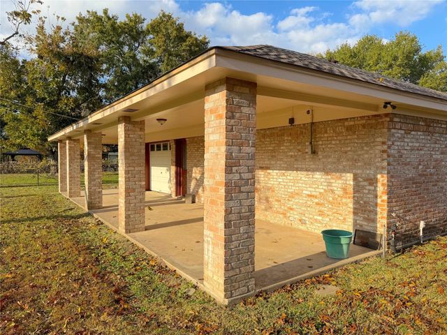 15102 Lakeview Dr, Jersey Village, TX 77040