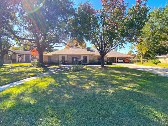 15102 Lakeview Dr, Jersey Village, TX 77040