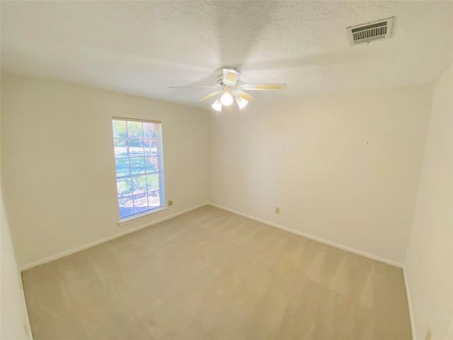 15102 Lakeview Dr, Jersey Village, TX 77040