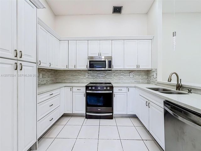 15071 S Waterford Drive 15071, Davie, FL 33331