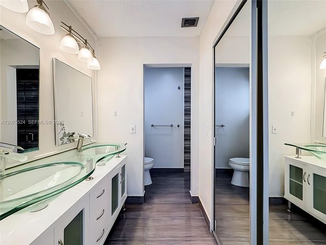 15071 S Waterford Drive 15071, Davie, FL 33331