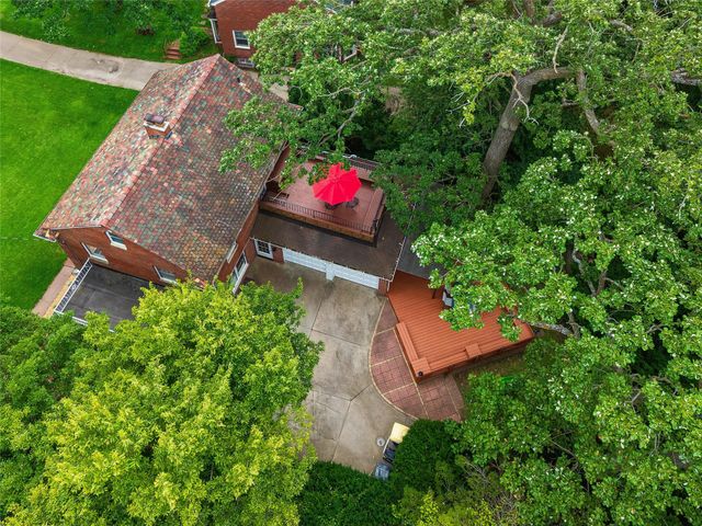 6045 N Waterbury Road, Des Moines, IA 50312