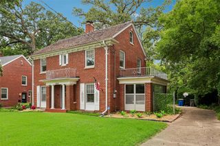 6045 N Waterbury Road, Des Moines, IA 50312