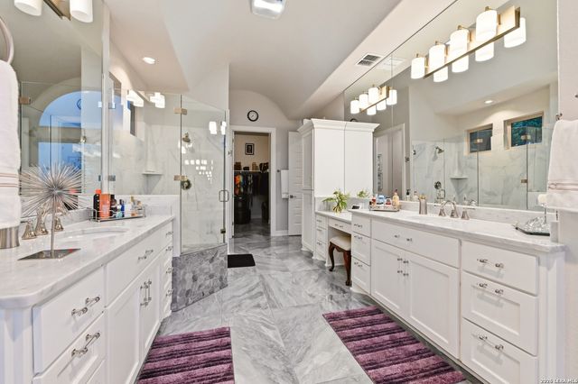 21335 Rembrandt Hl, San Antonio, TX 78256