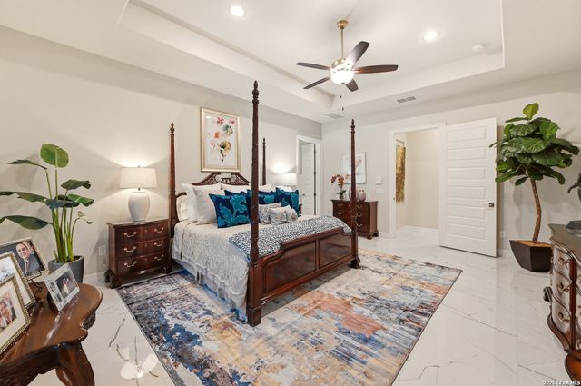 21335 Rembrandt Hl, San Antonio, TX 78256
