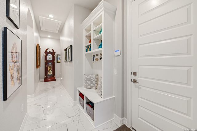 21335 Rembrandt Hl, San Antonio, TX 78256