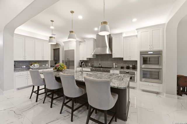 21335 Rembrandt Hl, San Antonio, TX 78256