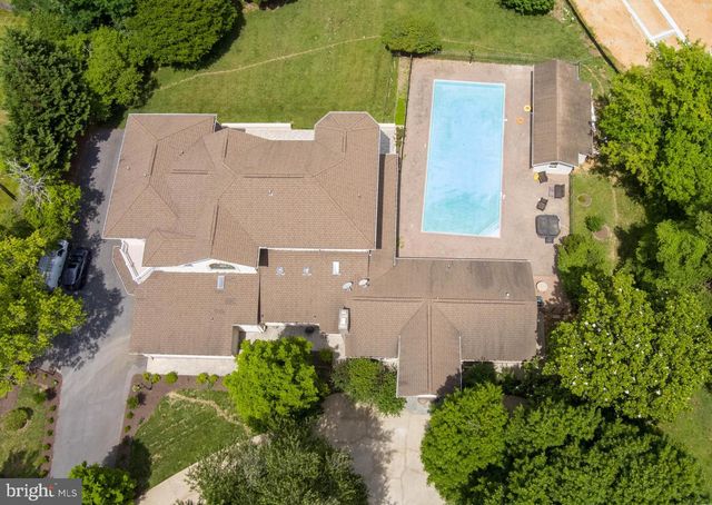10805 GLEN RD, Potomac, MD 20854