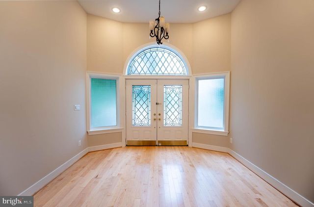 10805 GLEN RD, Potomac, MD 20854