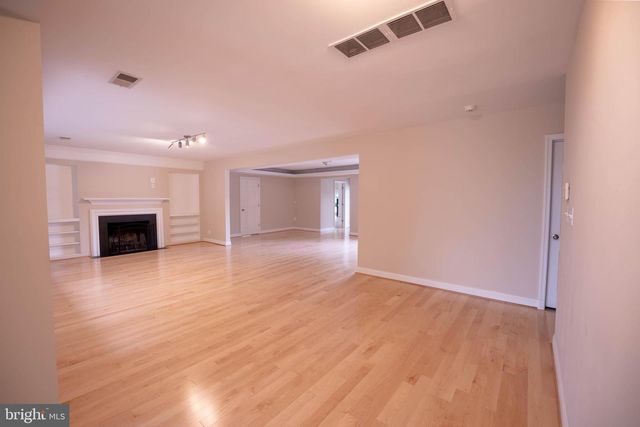 10805 GLEN RD, Potomac, MD 20854