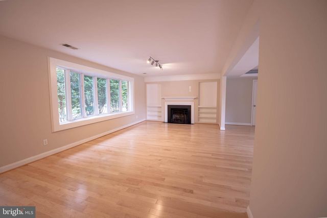 10805 GLEN RD, Potomac, MD 20854