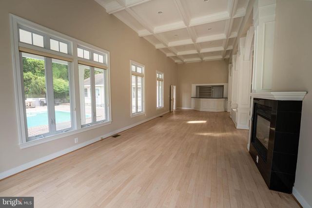 10805 GLEN RD, Potomac, MD 20854