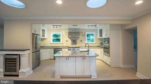 10805 GLEN RD, Potomac, MD 20854