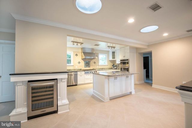 10805 GLEN RD, Potomac, MD 20854