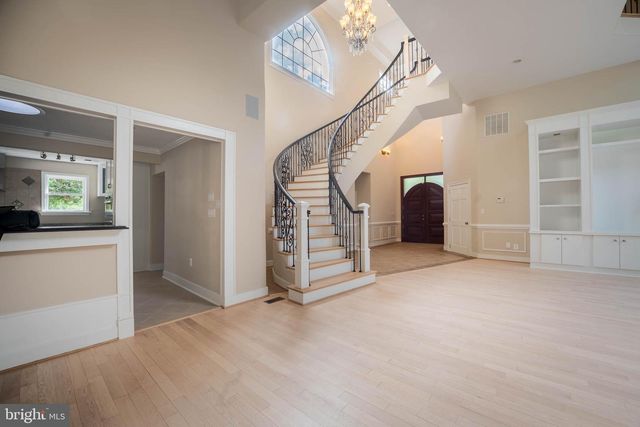 10805 GLEN RD, Potomac, MD 20854