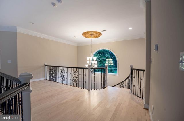 10805 GLEN RD, Potomac, MD 20854