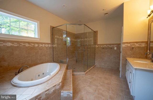10805 GLEN RD, Potomac, MD 20854