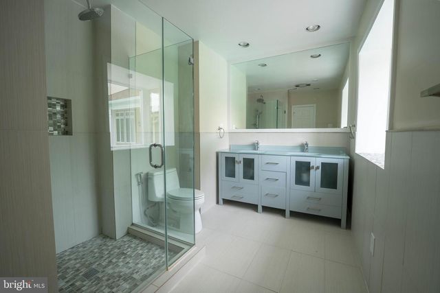 10805 GLEN RD, Potomac, MD 20854