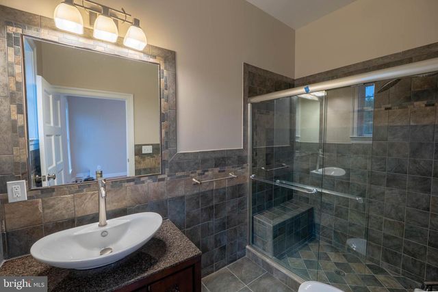 10805 GLEN RD, Potomac, MD 20854
