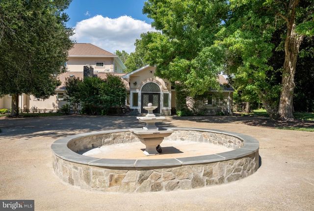 10805 GLEN RD, Potomac, MD 20854