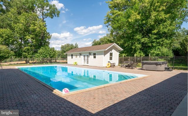 10805 GLEN RD, Potomac, MD 20854