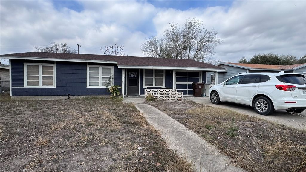 523 Frances St, Kingsville, TX 78363