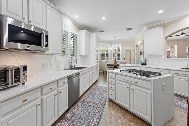1302 Birch Street, Pearland, TX 77581