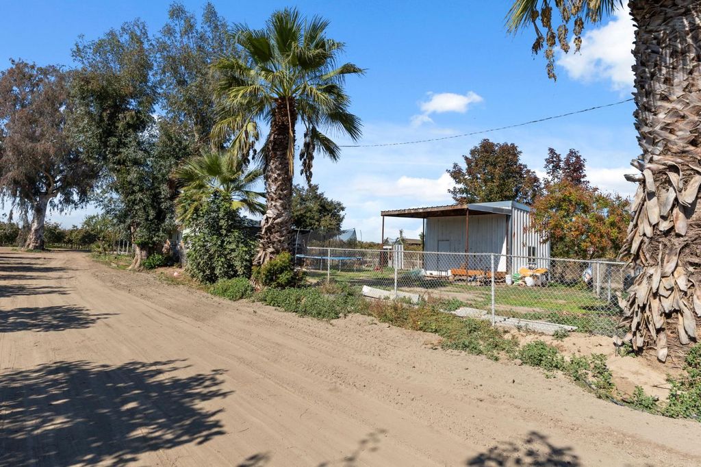 Image 22 of property listing at 15502 10th Avenue, Hanford, CA 93230