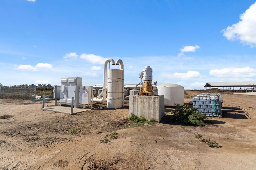 Image 26 of property listing at 15502 10th Avenue, Hanford, CA 93230