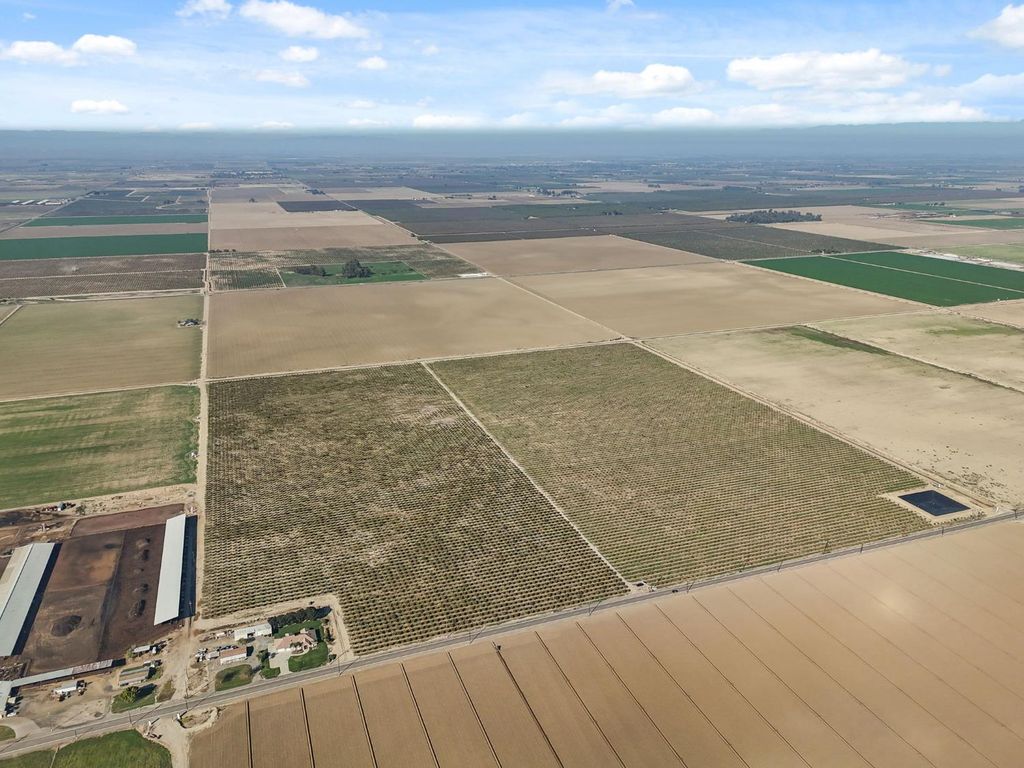 Image 29 of property listing at 15502 10th Avenue, Hanford, CA 93230