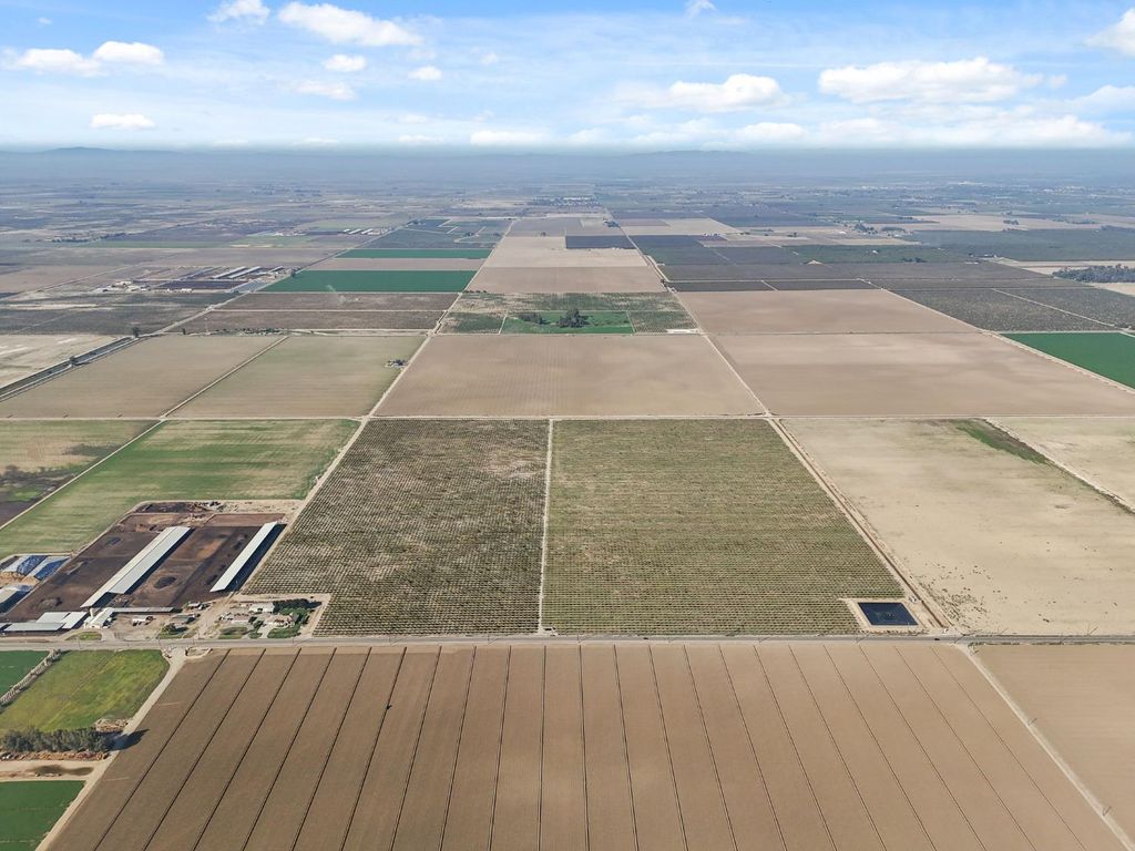 Image 30 of property listing at 15502 10th Avenue, Hanford, CA 93230