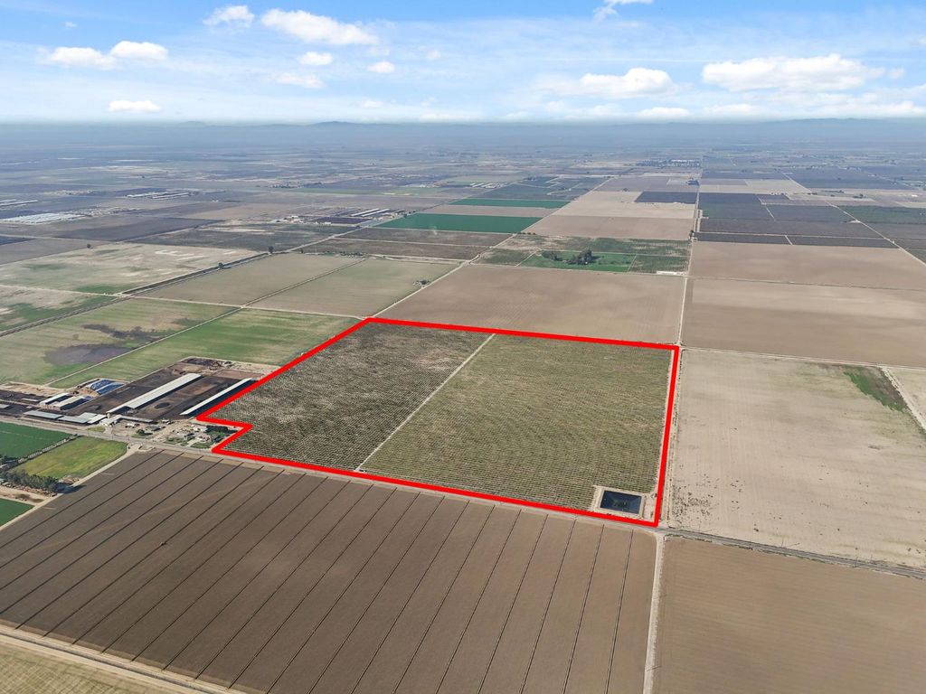 Image 31 of property listing at 15502 10th Avenue, Hanford, CA 93230