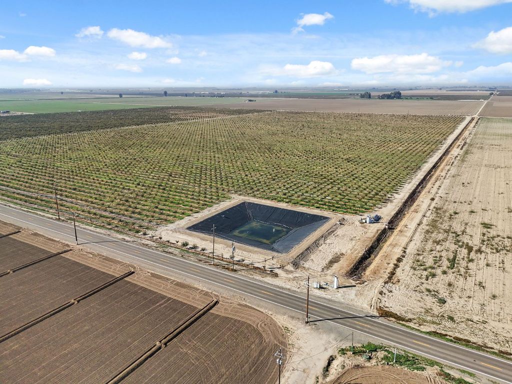 Image 32 of property listing at 15502 10th Avenue, Hanford, CA 93230