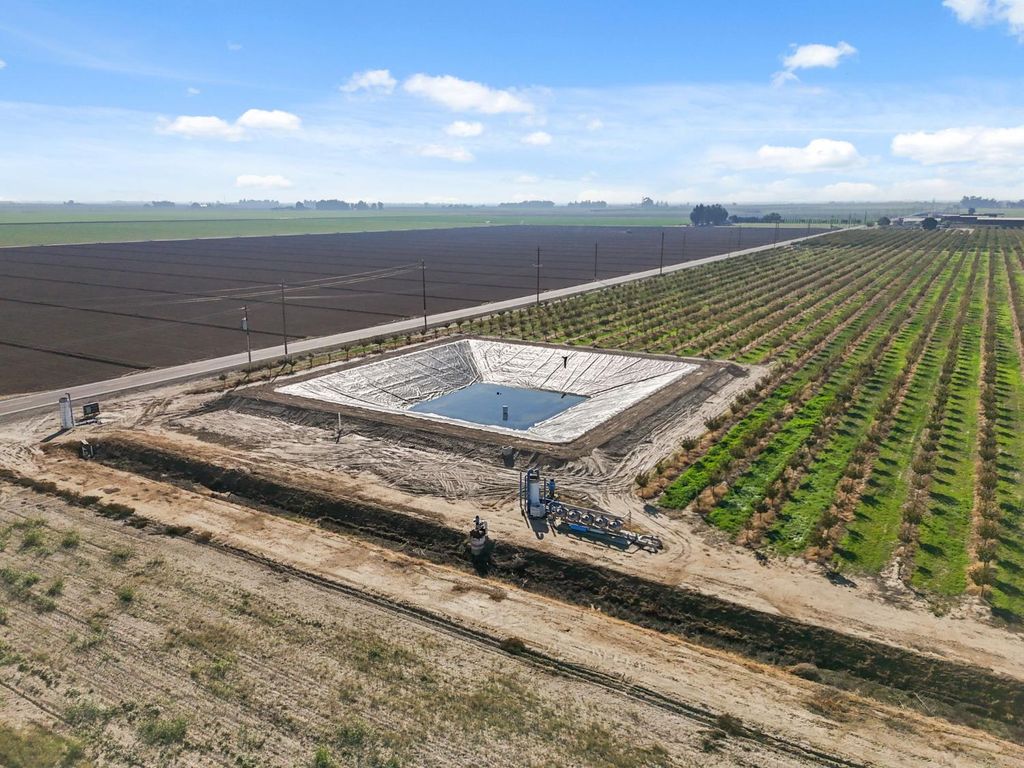 Image 33 of property listing at 15502 10th Avenue, Hanford, CA 93230