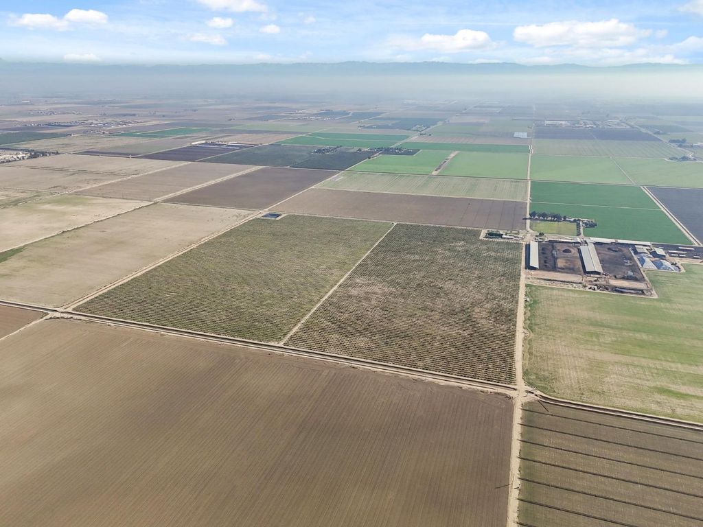 Image 35 of property listing at 15502 10th Avenue, Hanford, CA 93230