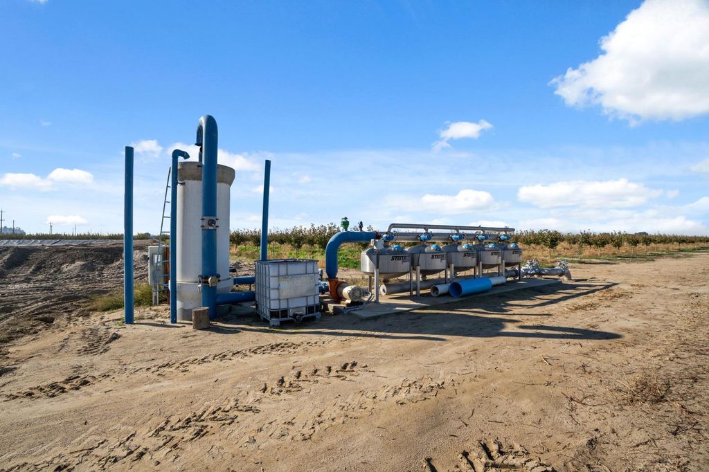 Image 36 of property listing at 15502 10th Avenue, Hanford, CA 93230