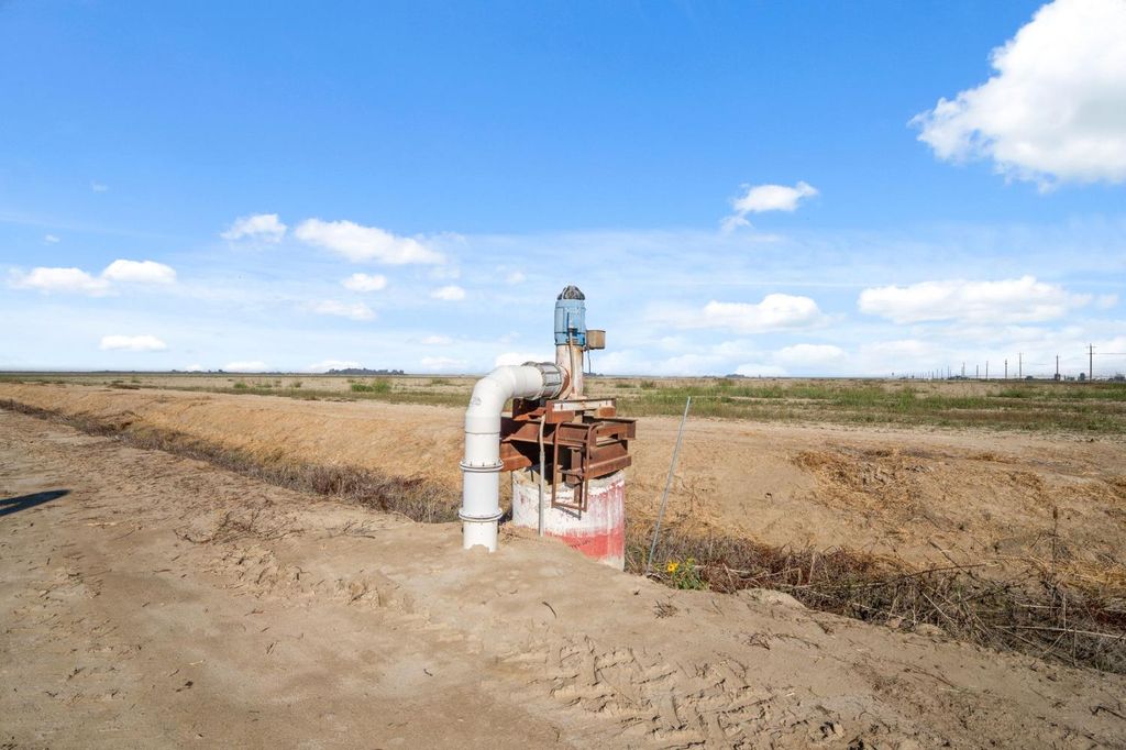 Image 38 of property listing at 15502 10th Avenue, Hanford, CA 93230