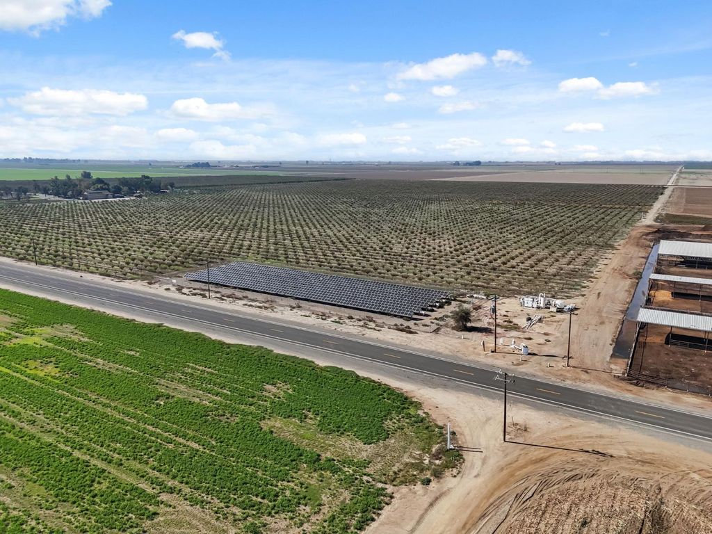 Image 39 of property listing at 15502 10th Avenue, Hanford, CA 93230