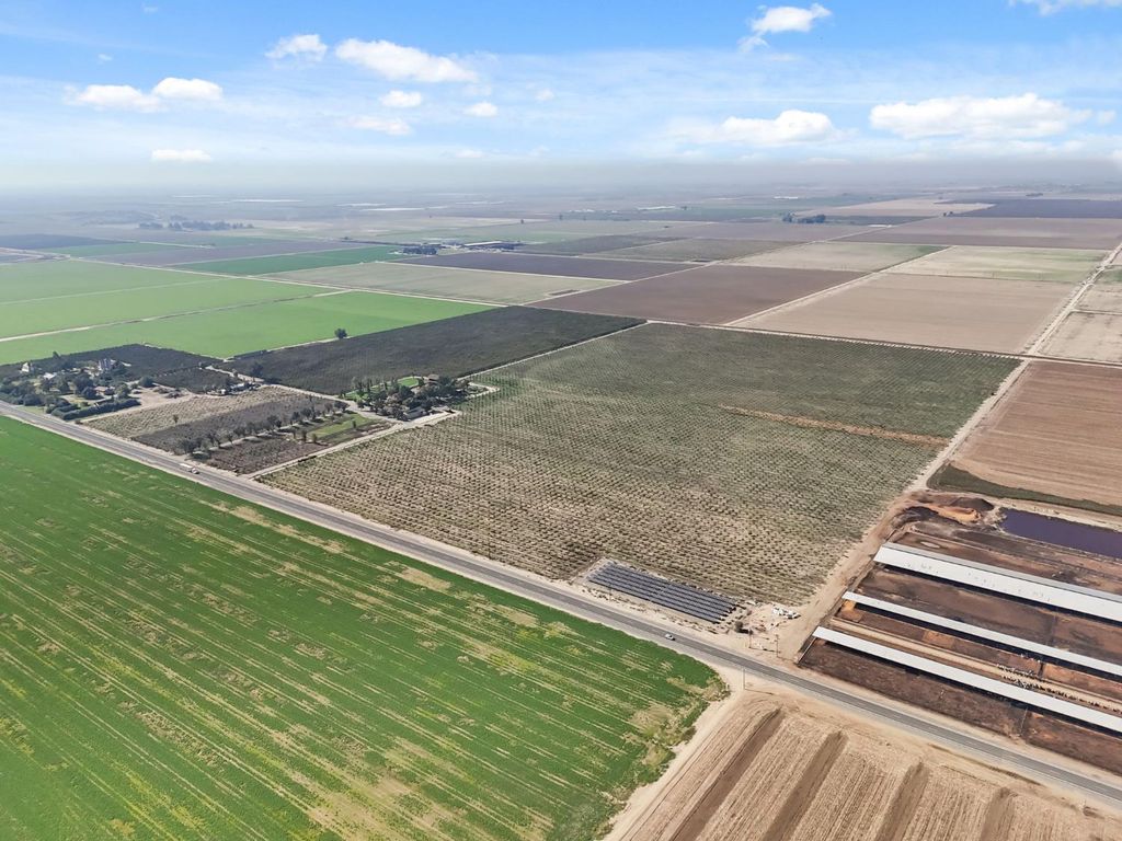 Image 41 of property listing at 15502 10th Avenue, Hanford, CA 93230