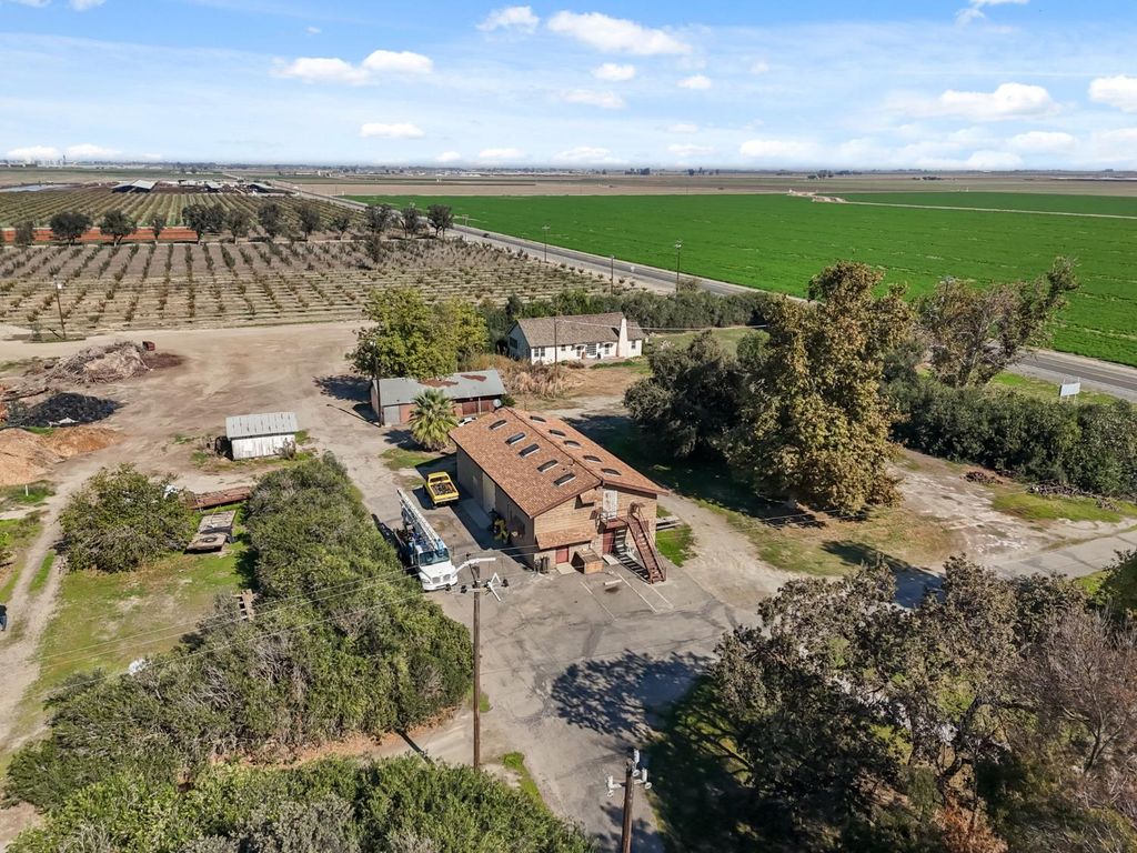 Image 45 of property listing at 15502 10th Avenue, Hanford, CA 93230