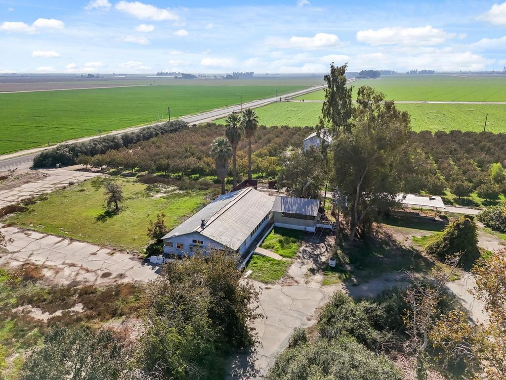 Image 46 of property listing at 15502 10th Avenue, Hanford, CA 93230