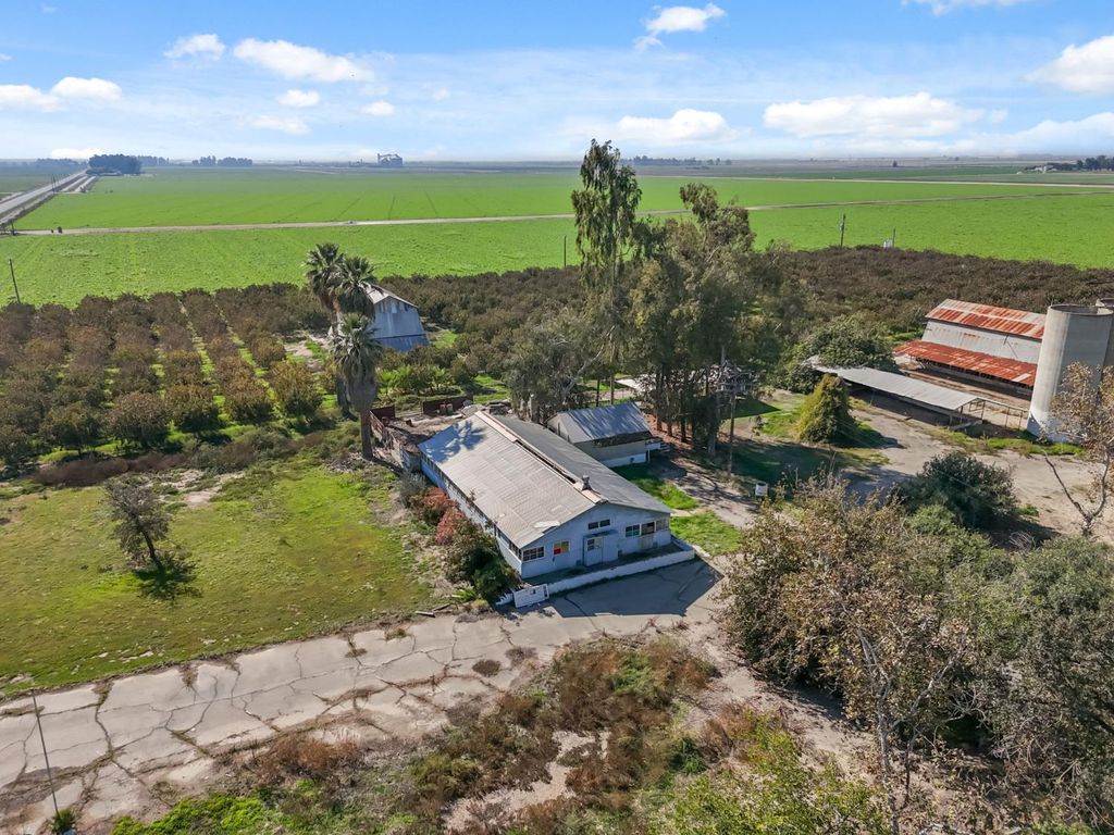 Image 47 of property listing at 15502 10th Avenue, Hanford, CA 93230