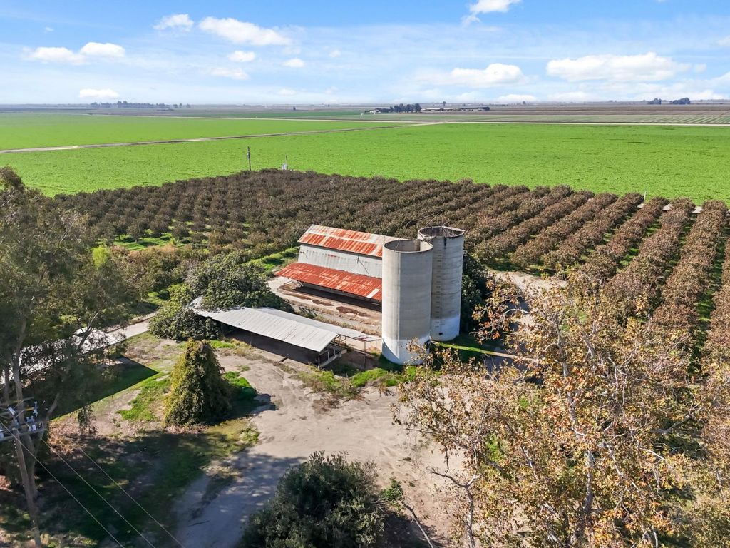 Image 48 of property listing at 15502 10th Avenue, Hanford, CA 93230