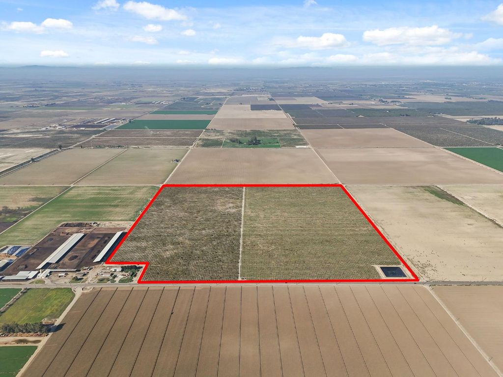 Image 5 of property listing at 15502 10th Avenue, Hanford, CA 93230