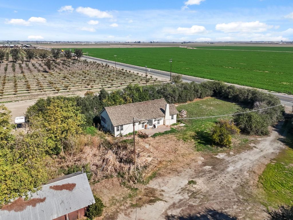 Image 50 of property listing at 15502 10th Avenue, Hanford, CA 93230