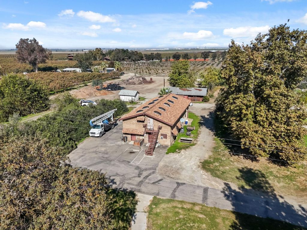 Image 53 of property listing at 15502 10th Avenue, Hanford, CA 93230