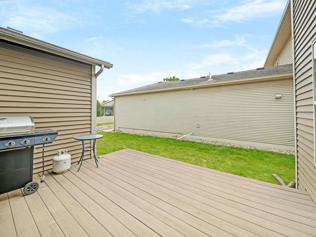 3821 STONEBRIDGE Drive, Madison, WI 53719